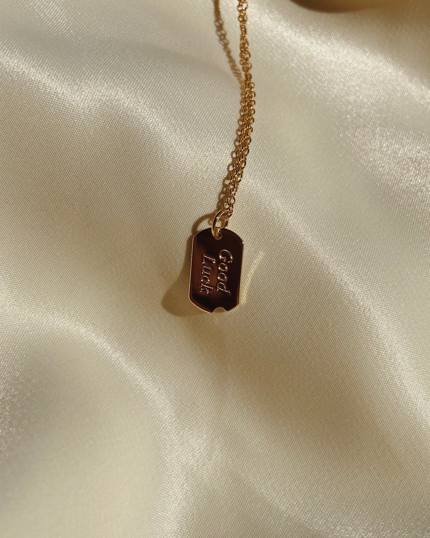 “Good luck” collar